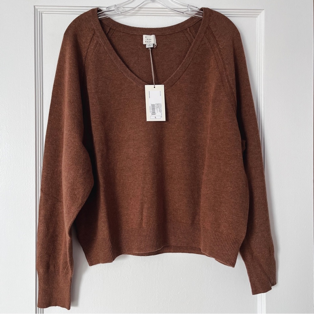 NWT a new day V Neck Sweater L